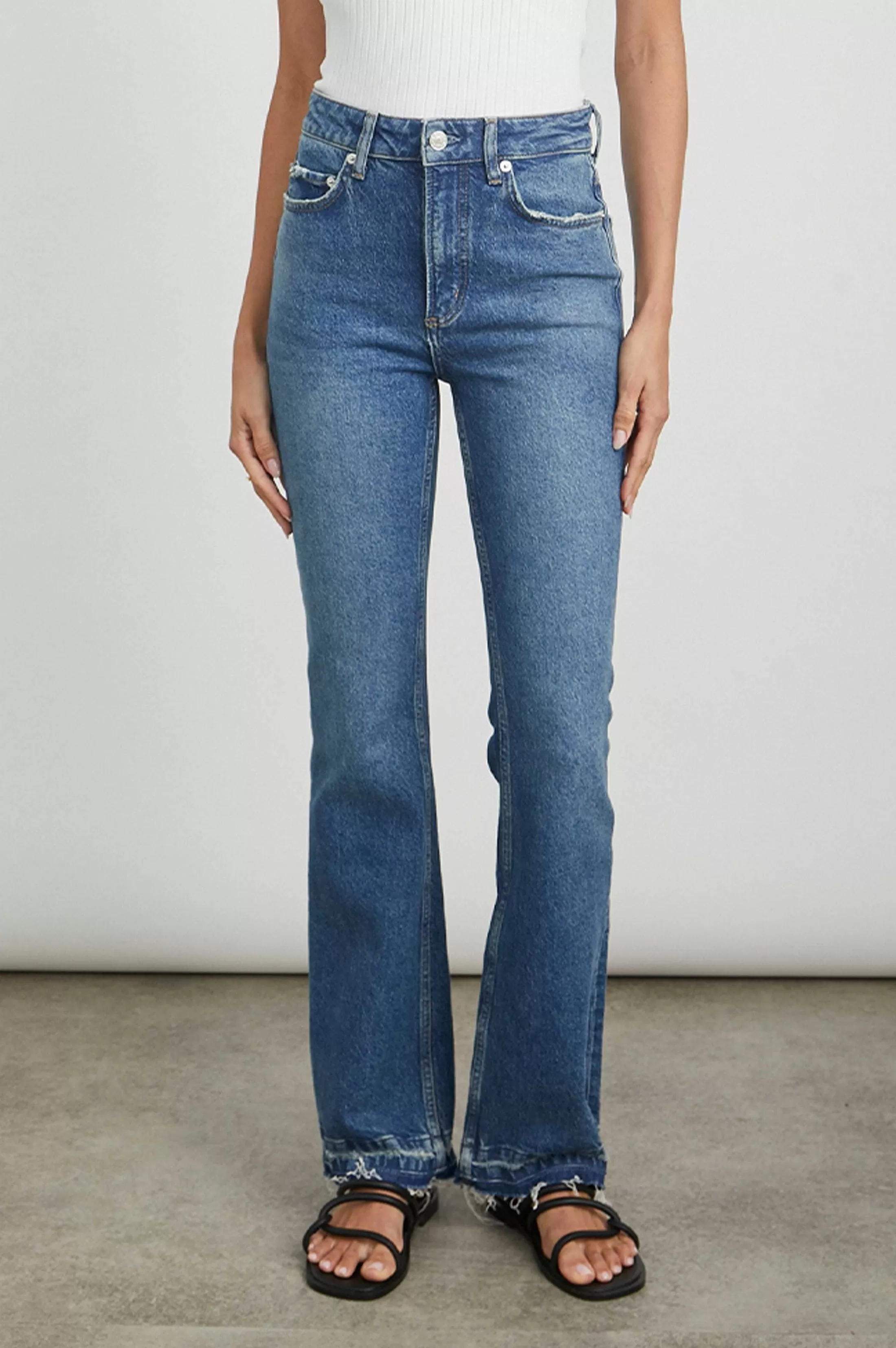 Denim-Rails Sunset Slim Flare - Mazarine Laat Down Zoom