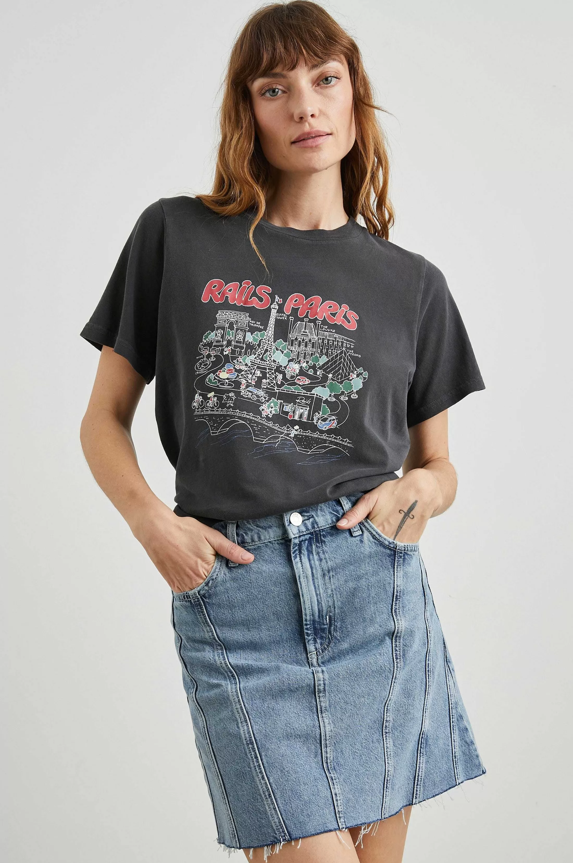 Bovenkanten-Rails Vriendin T-Shirt - Spoor Parijs